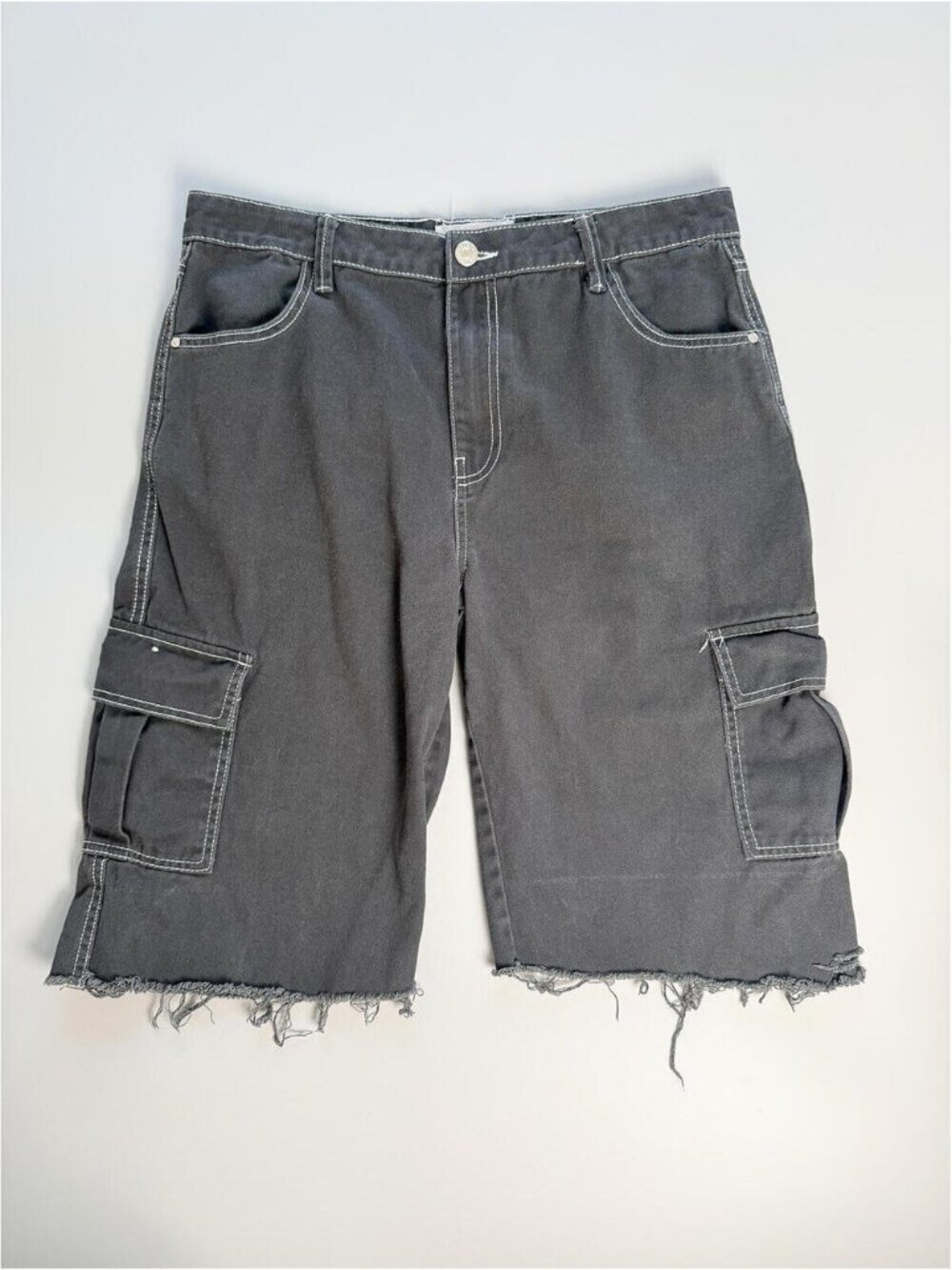 Vintage Refuge Cargo Shorts, Y2K Utility Shorts, Distressed Hem, Grunge 33" - Picture 2 of 7